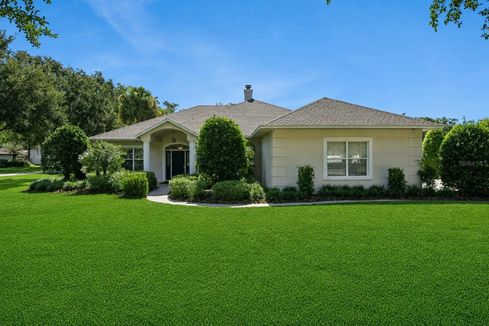 1215 Gray Court Eustis FL 32726