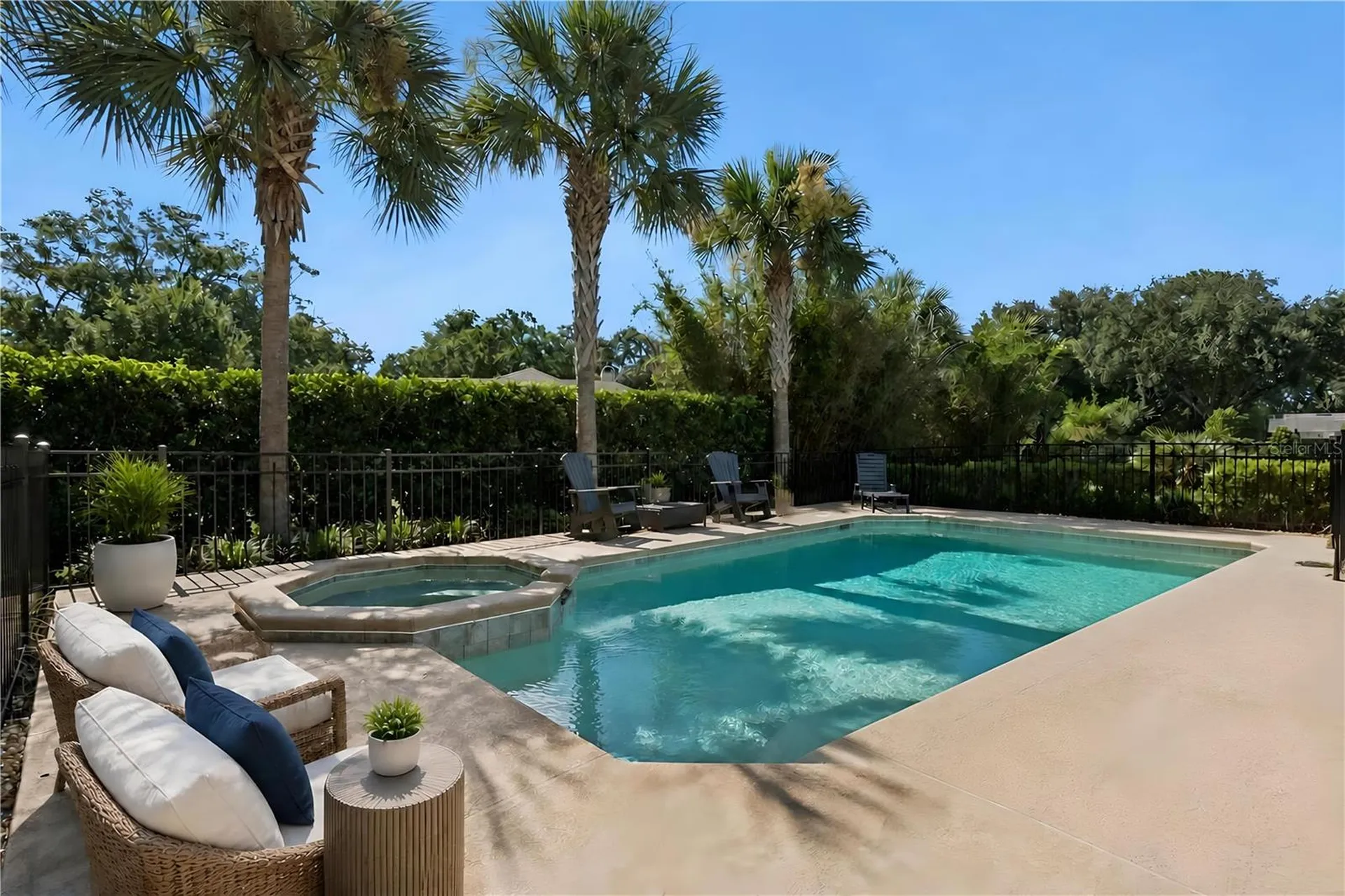 1215 Gray Court Eustis FL 32726