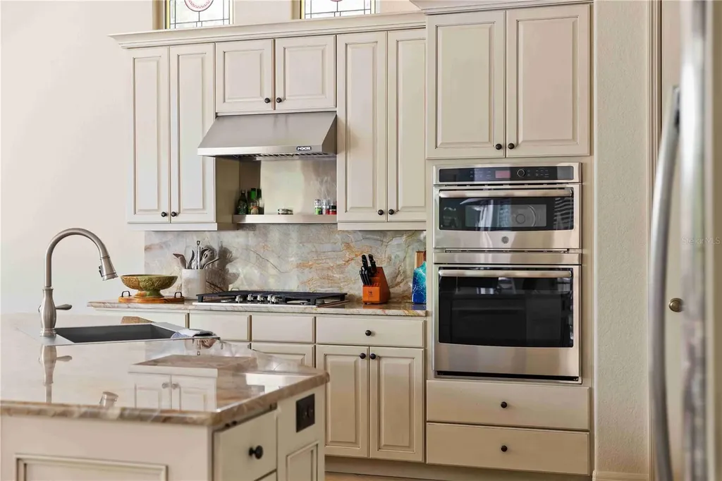 10006 Discovery Terrace Bradenton FL 34212