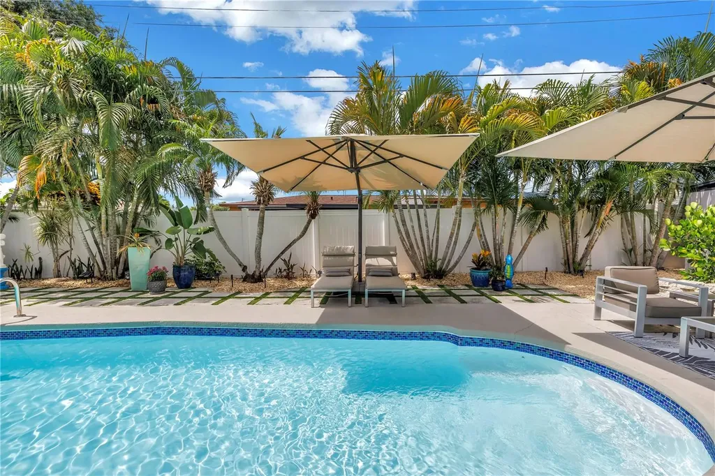 5237 23rd Avenue N St Petersburg FL 33710