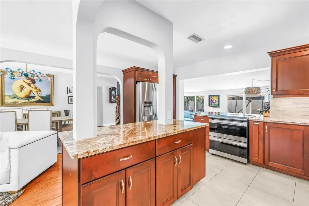 5237 23rd Avenue N St Petersburg FL 33710