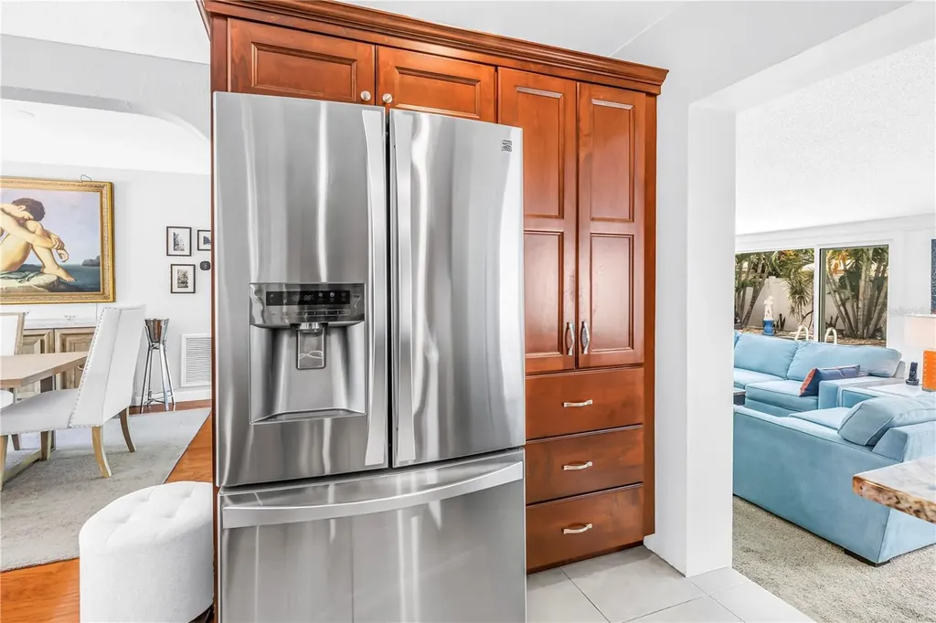 5237 23rd Avenue N St Petersburg FL 33710
