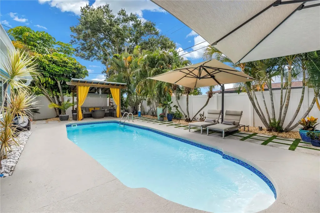 5237 23rd Avenue N St Petersburg FL 33710