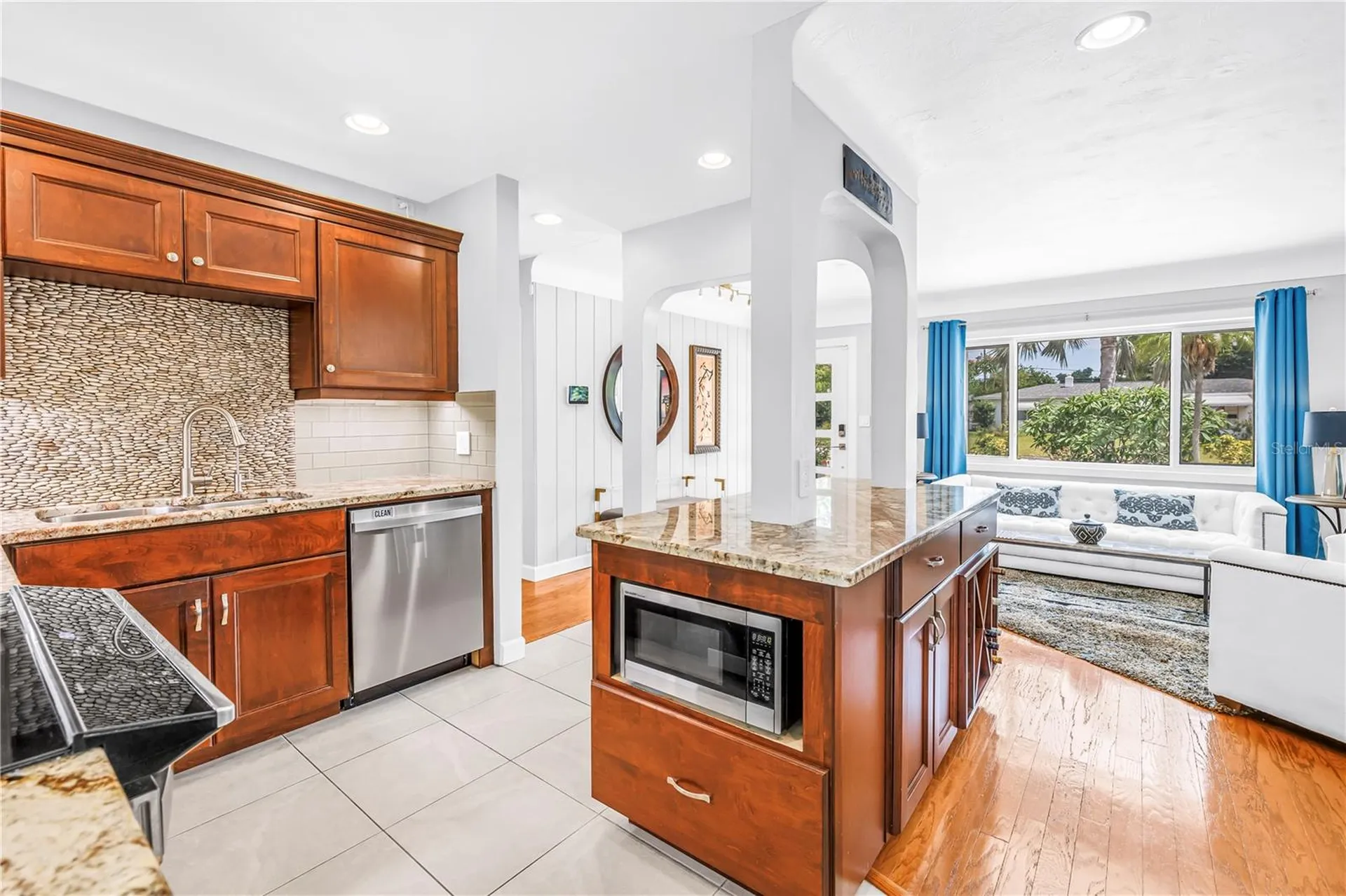5237 23rd Avenue N St Petersburg FL 33710
