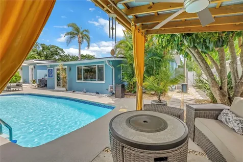 5237 23rd Avenue N St Petersburg FL 33710
