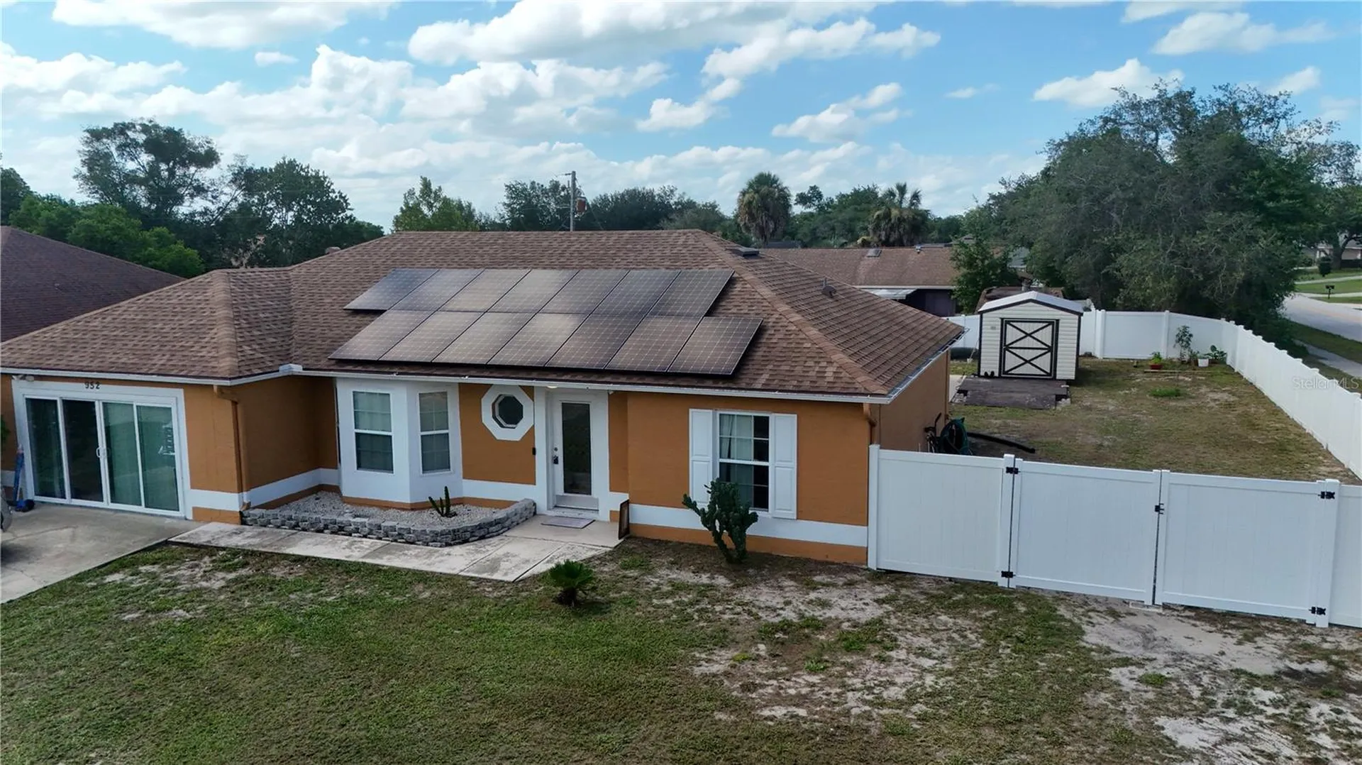 952 Trumbull Street Deltona FL 32725