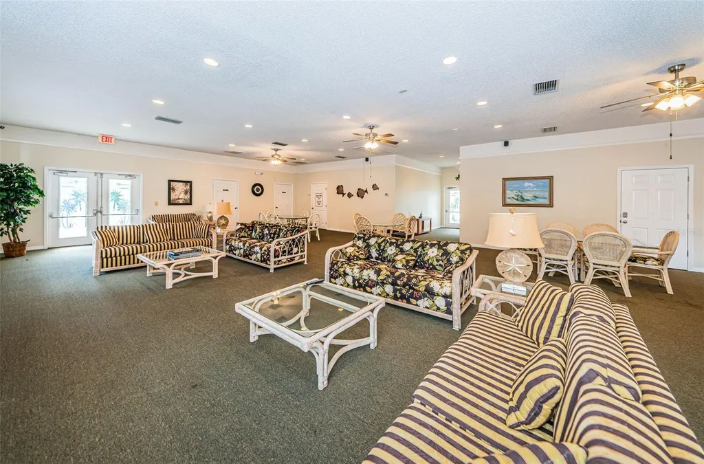 1686 Seascape Circle Tarpon Springs FL 34689