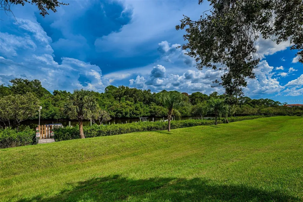 1686 Seascape Circle Tarpon Springs FL 34689