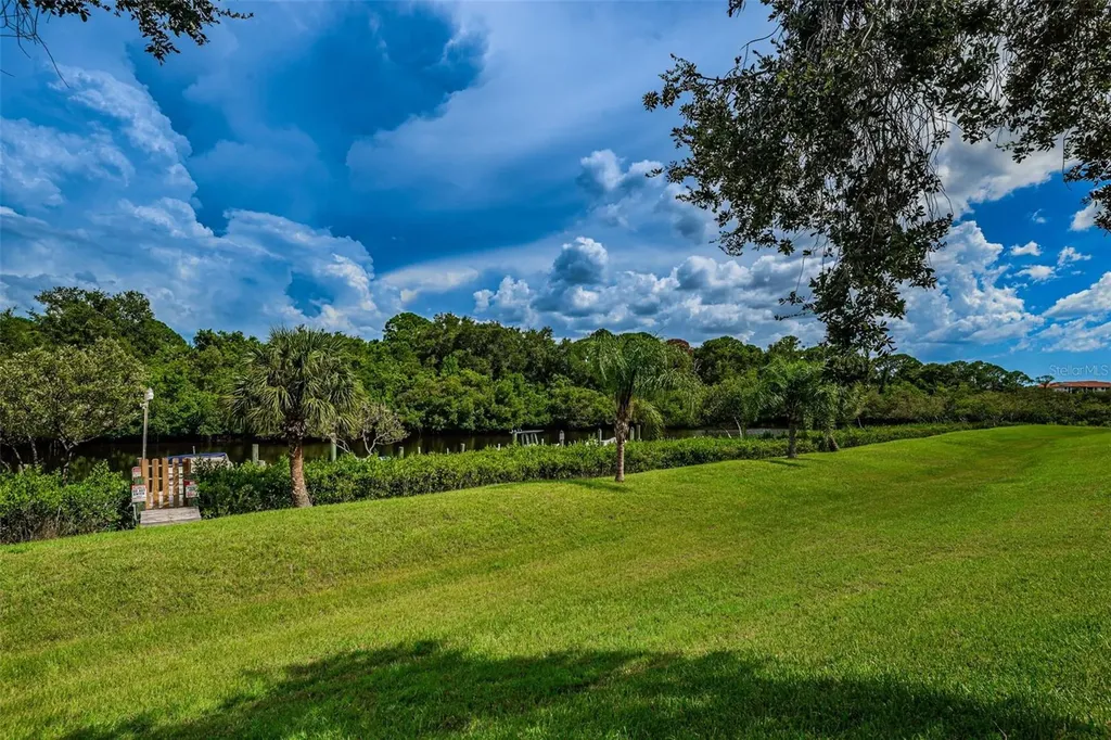1686 Seascape Circle Tarpon Springs FL 34689
