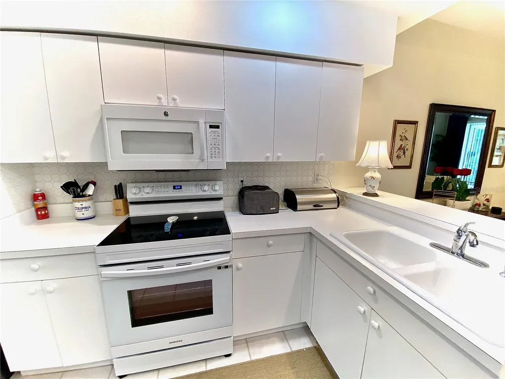9590 High Gate Drive Sarasota FL 34238
