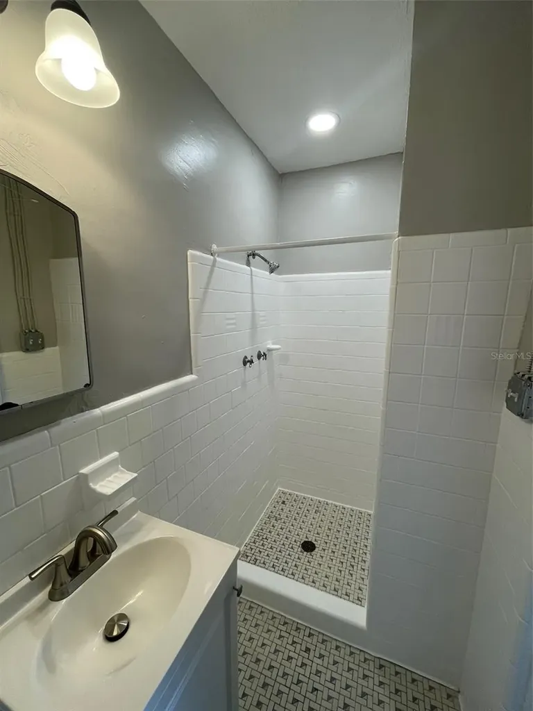 707 Rosery Road NW Largo FL 33770