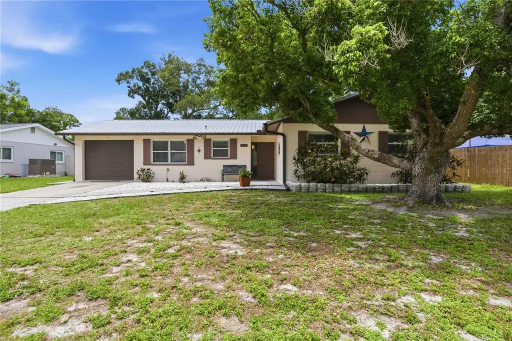 3718 Woodmont Drive Sarasota FL 34232