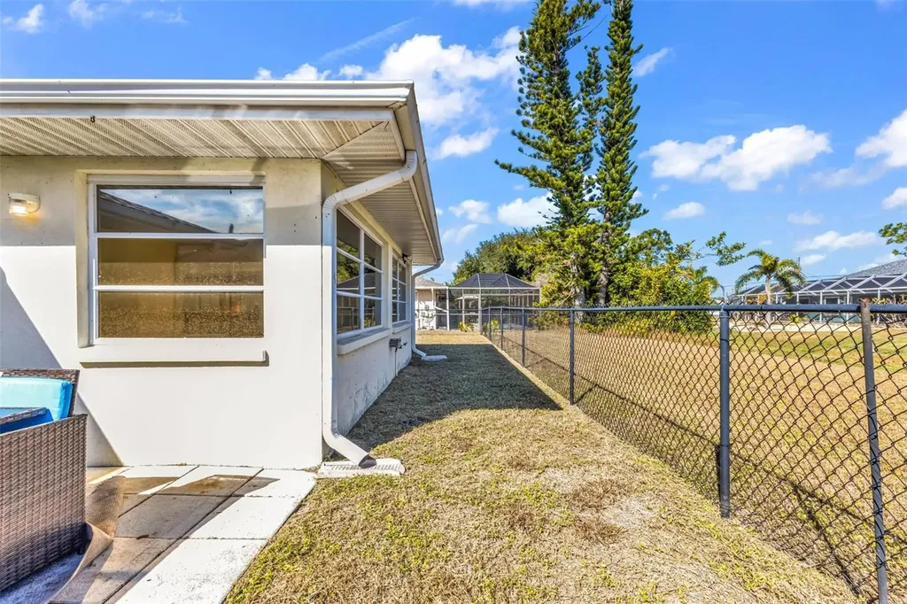 285 Mark Twain Lane Rotonda West FL 33947
