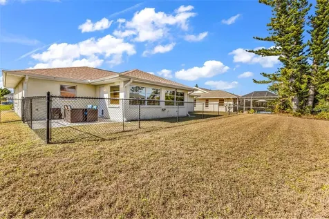 285 Mark Twain Lane Rotonda West FL 33947
