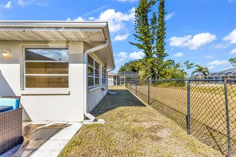 285 Mark Twain Lane Rotonda West FL 33947