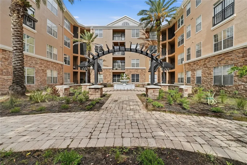4221 W Spruce Street Tampa FL 33607
