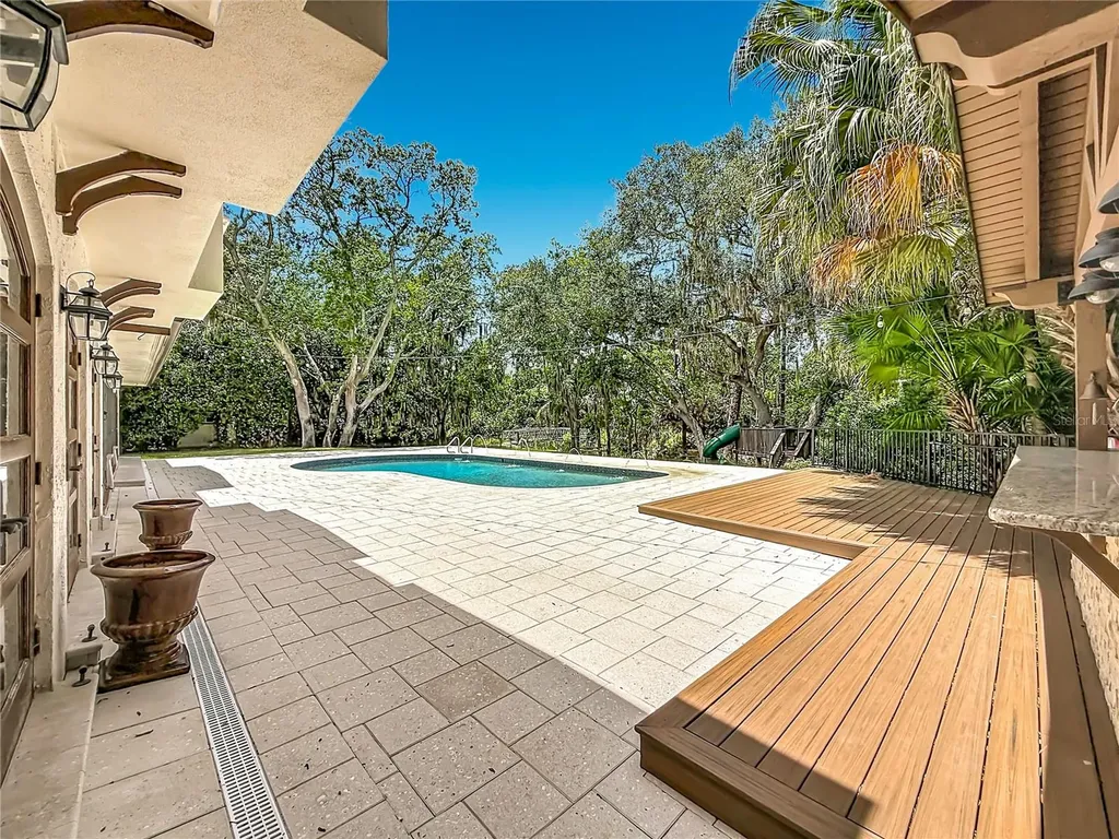 1850 Oak Creek Drive Dunedin FL 34698