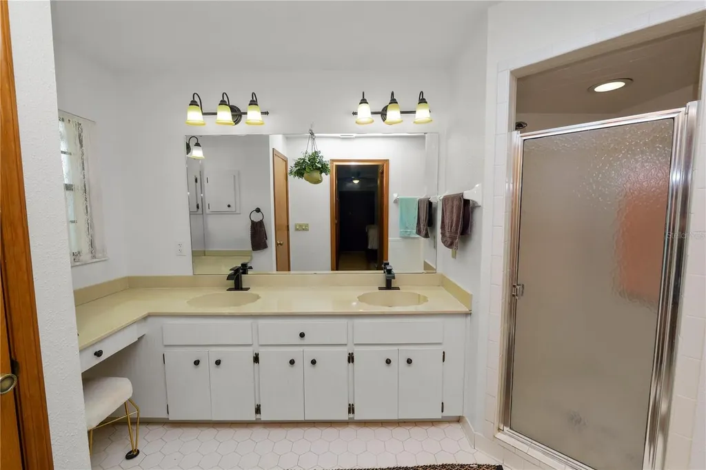 717 Cedar Knoll Drive S Lakeland FL 33809