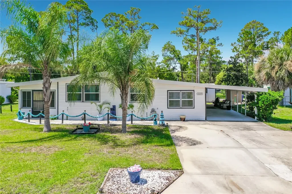 1025 Capella Drive Tavares FL 32778