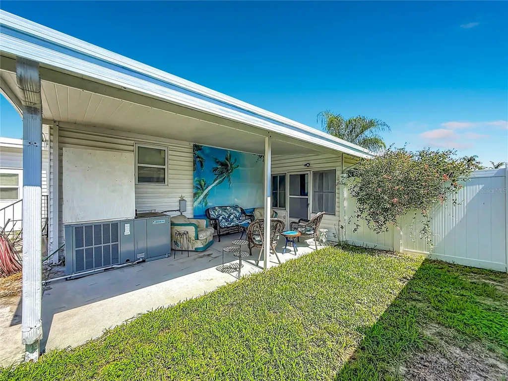1025 Capella Drive Tavares FL 32778