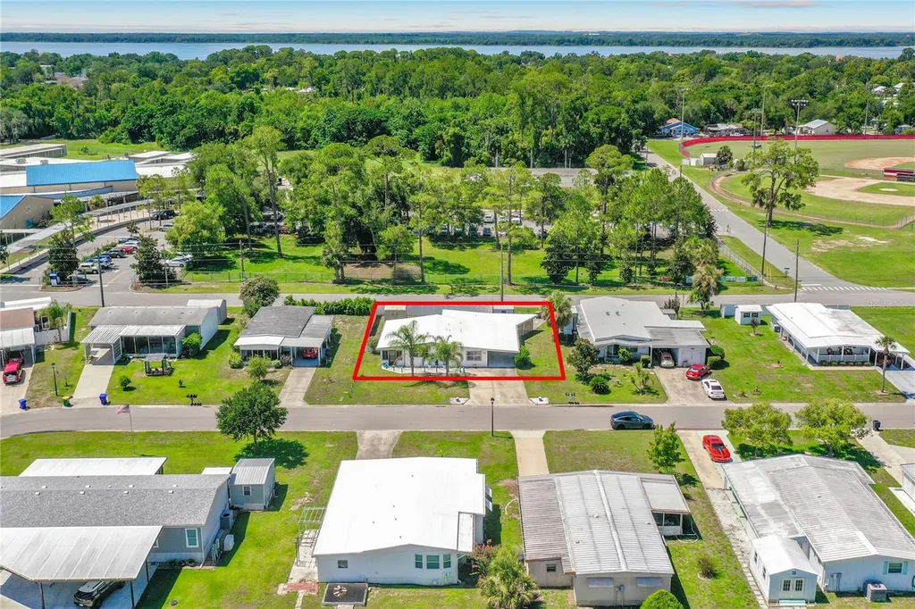 1025 Capella Drive Tavares FL 32778