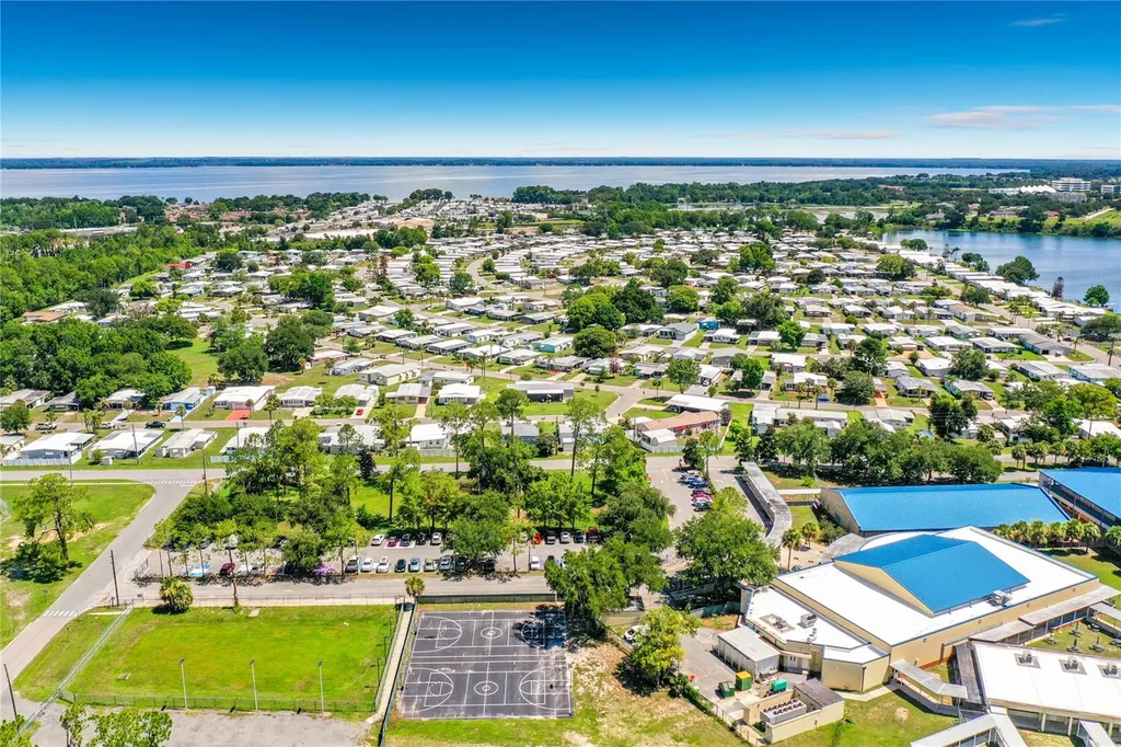 1025 Capella Drive Tavares FL 32778