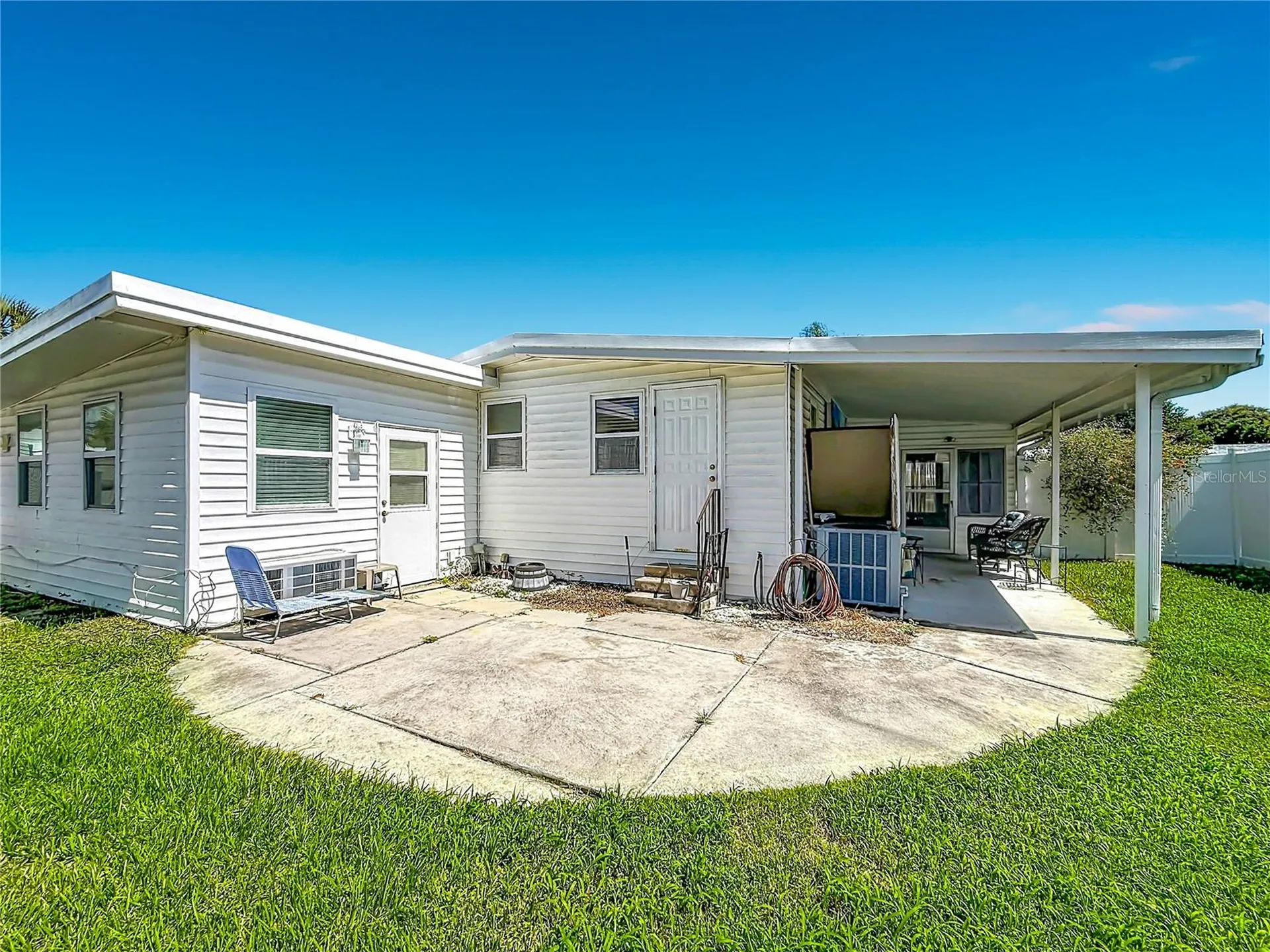1025 Capella Drive Tavares FL 32778