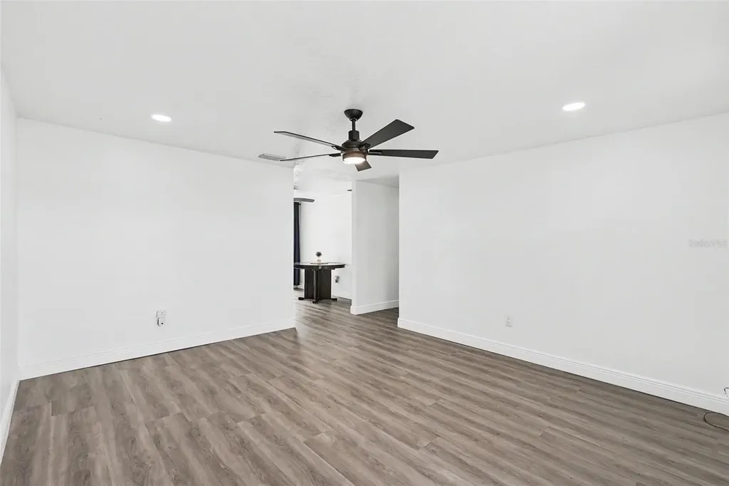 8253 Greenleaf Circle Tampa FL 33615