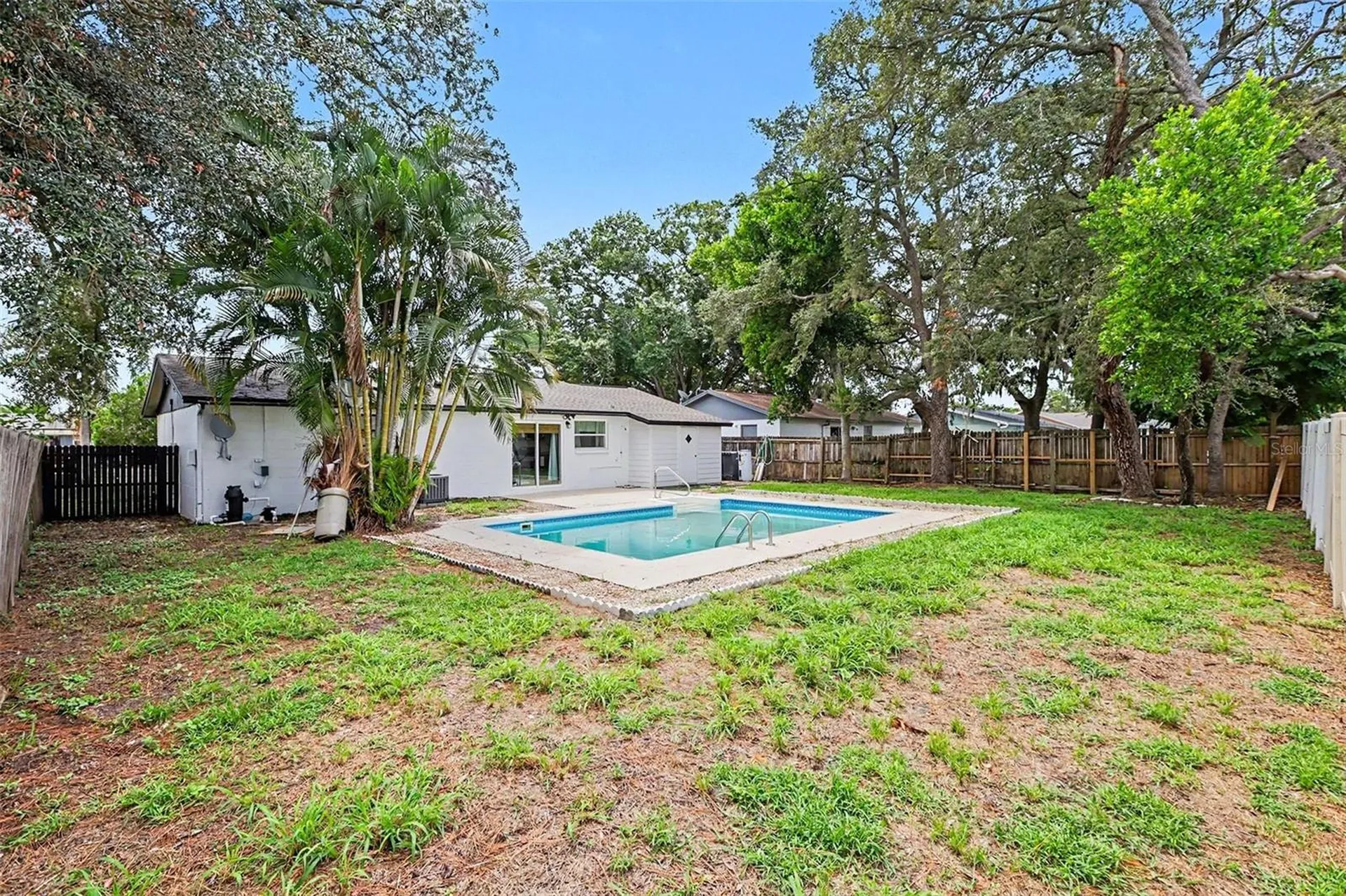 8253 Greenleaf Circle Tampa FL 33615