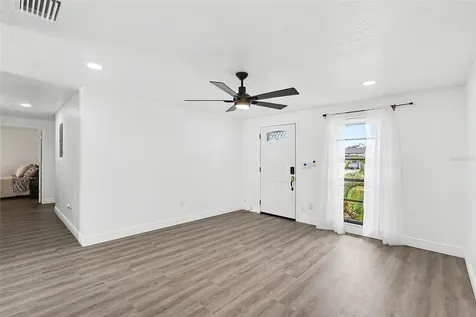 8253 Greenleaf Circle Tampa FL 33615