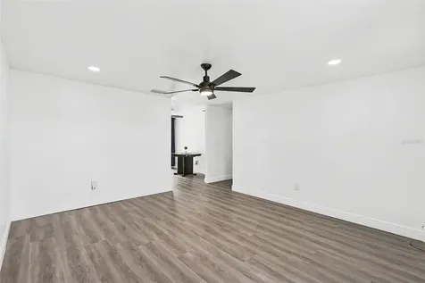8253 Greenleaf Circle Tampa FL 33615