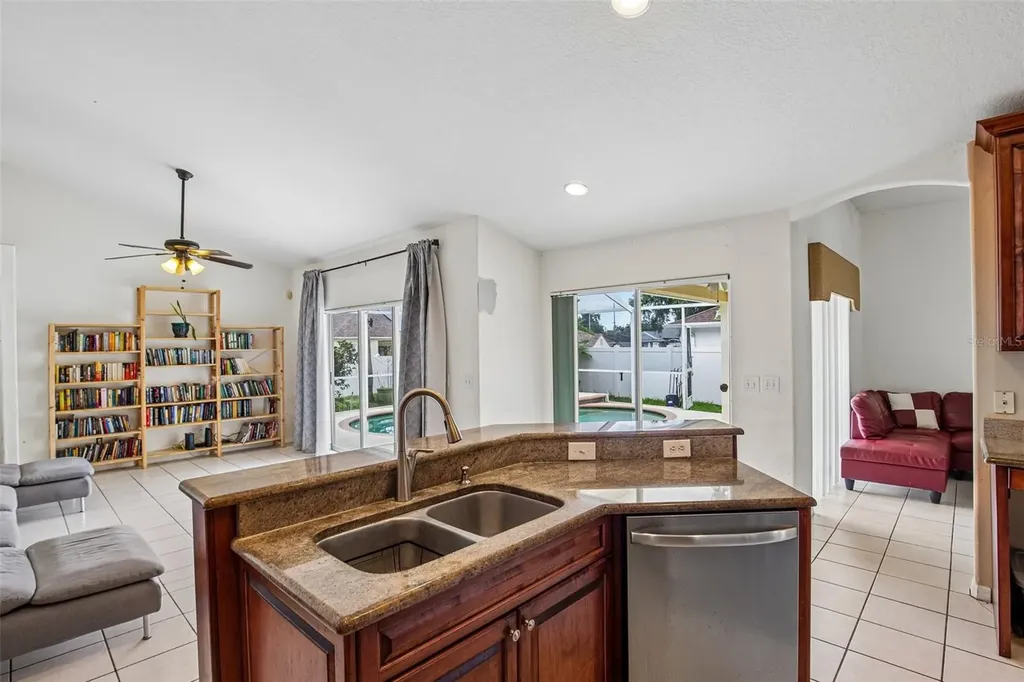 2302 Towering Oaks Circle Seffner FL 33584