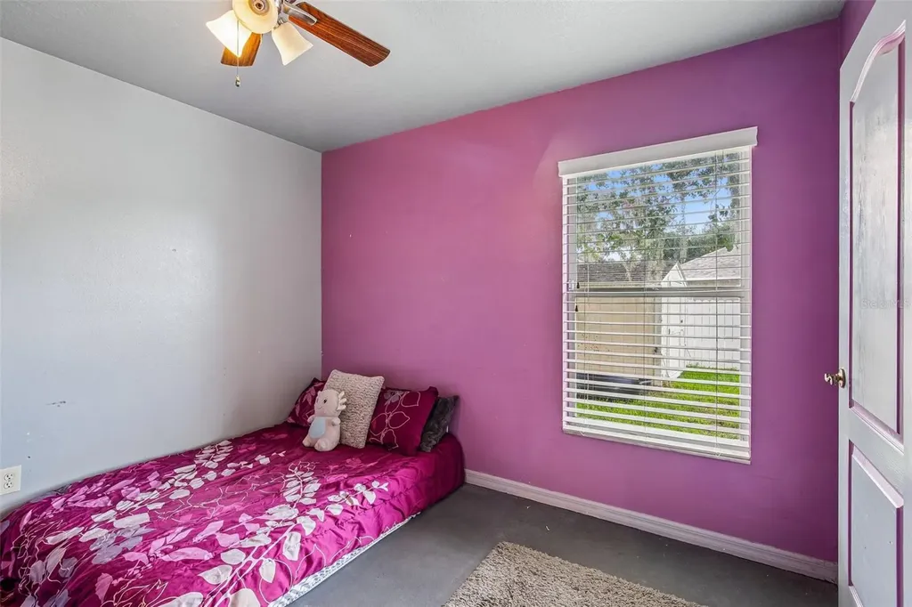 2302 Towering Oaks Circle Seffner FL 33584