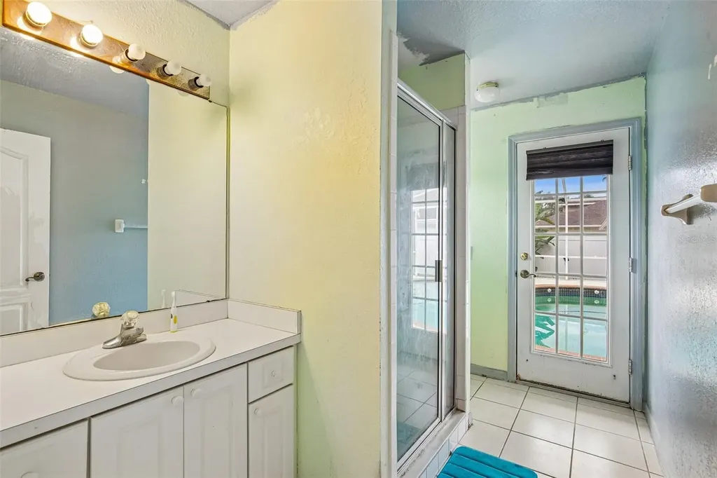 2302 Towering Oaks Circle Seffner FL 33584
