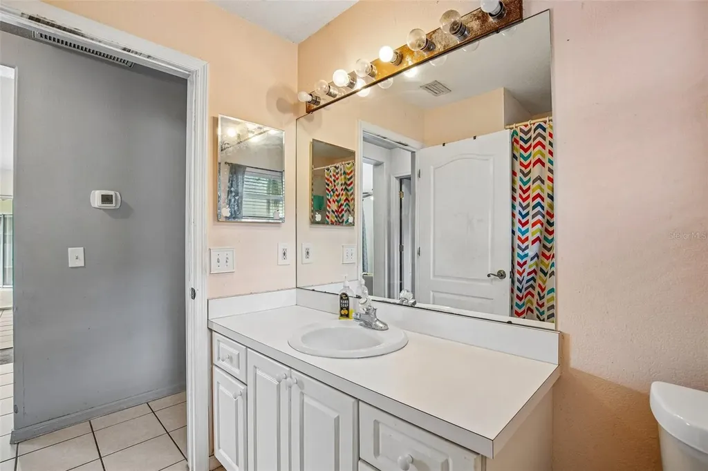 2302 Towering Oaks Circle Seffner FL 33584