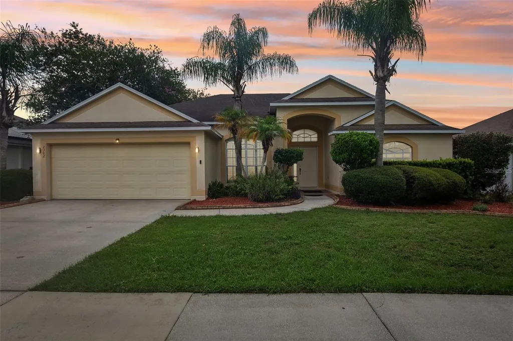 2302 Towering Oaks Circle Seffner FL 33584