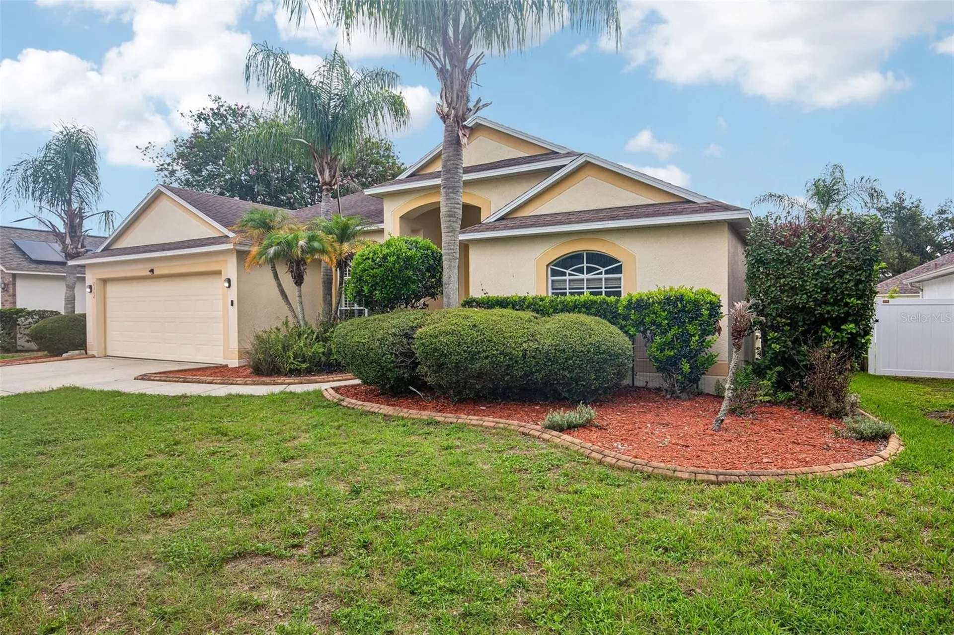 2302 Towering Oaks Circle Seffner FL 33584