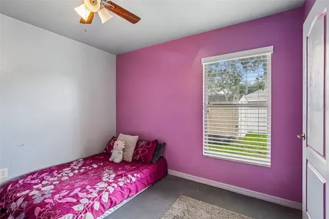 2302 Towering Oaks Circle Seffner FL 33584