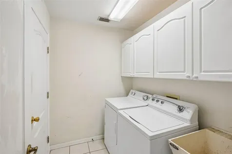 2302 Towering Oaks Circle Seffner FL 33584
