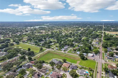 2302 Towering Oaks Circle Seffner FL 33584