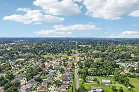 2302 Towering Oaks Circle Seffner FL 33584