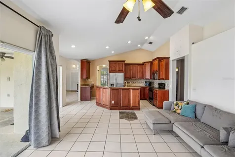 2302 Towering Oaks Circle Seffner FL 33584