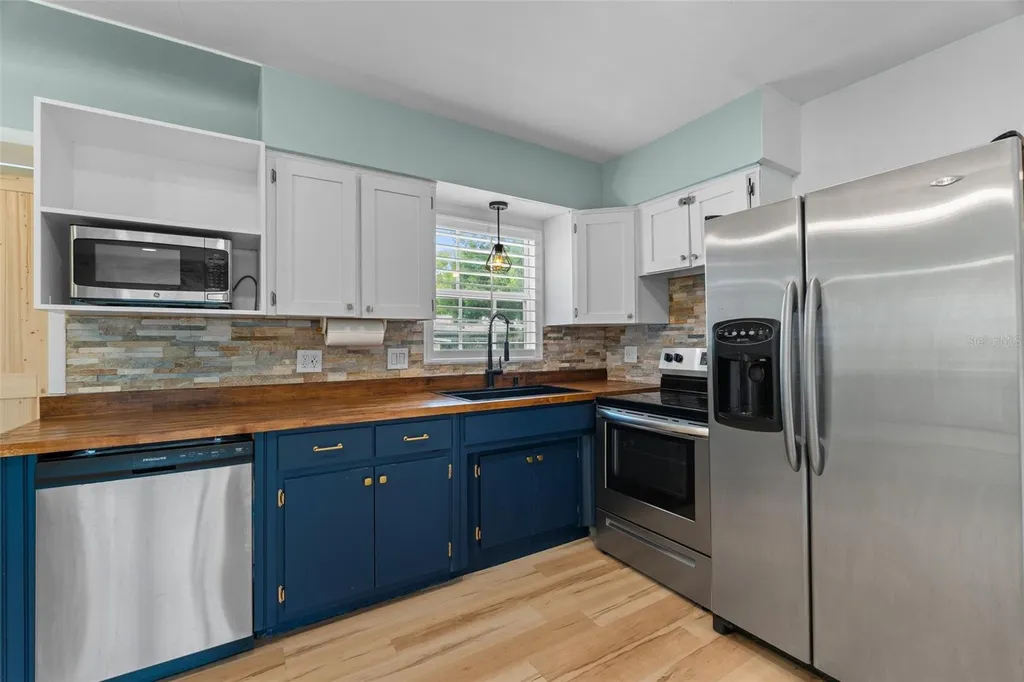 7690 91st Street Seminole FL 33777