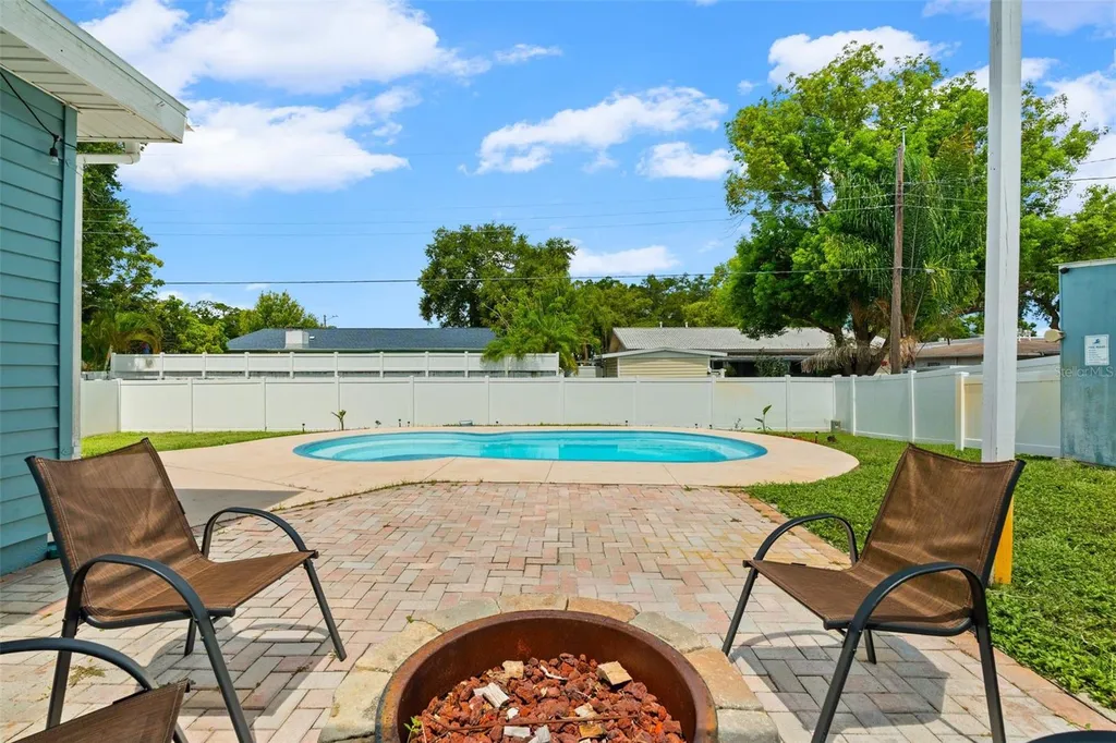 7690 91st Street Seminole FL 33777