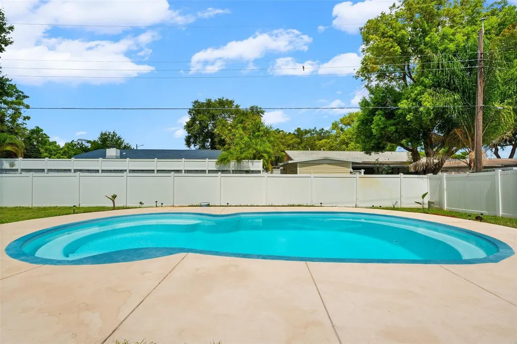 7690 91st Street Seminole FL 33777