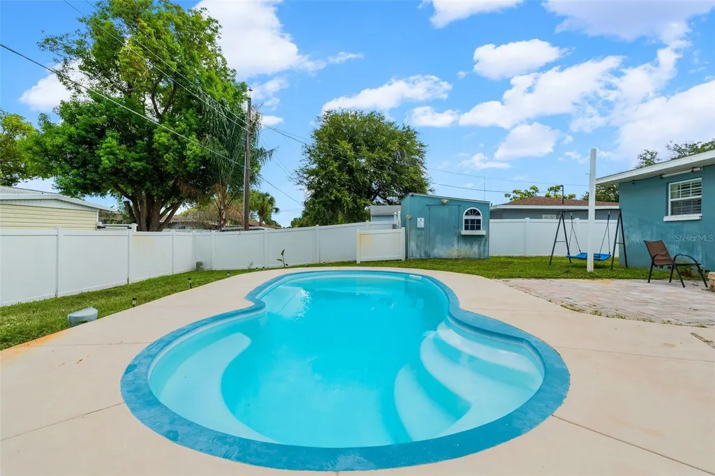 7690 91st Street Seminole FL 33777