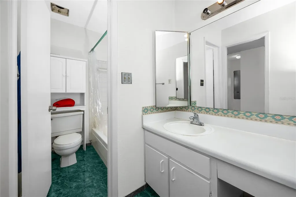 3715 42nd Way S St Petersburg FL 33711