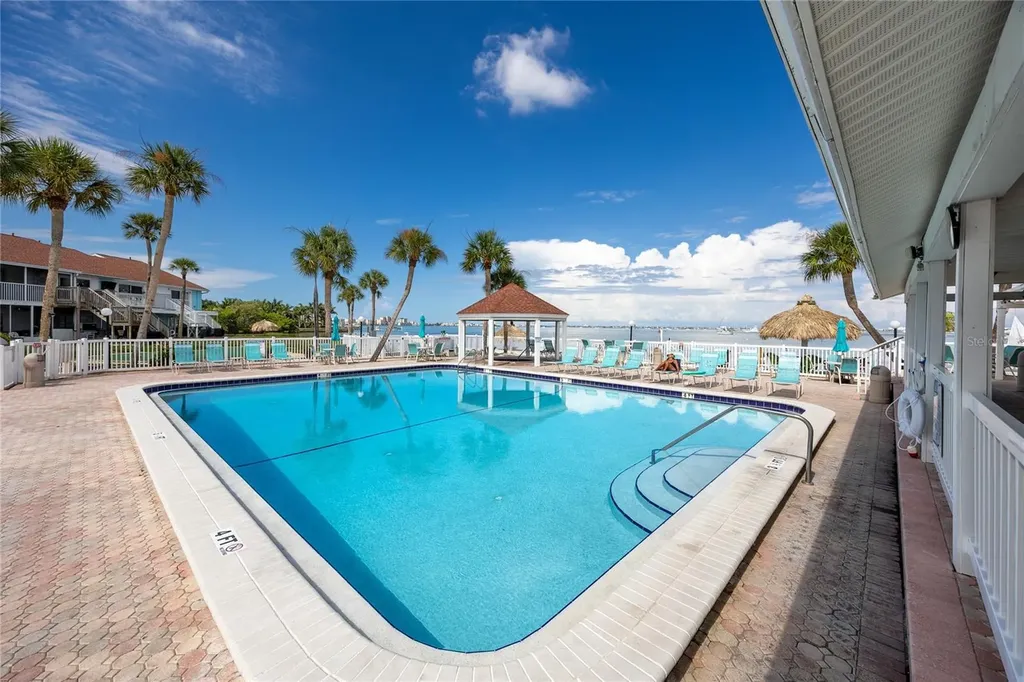 3715 42nd Way S St Petersburg FL 33711