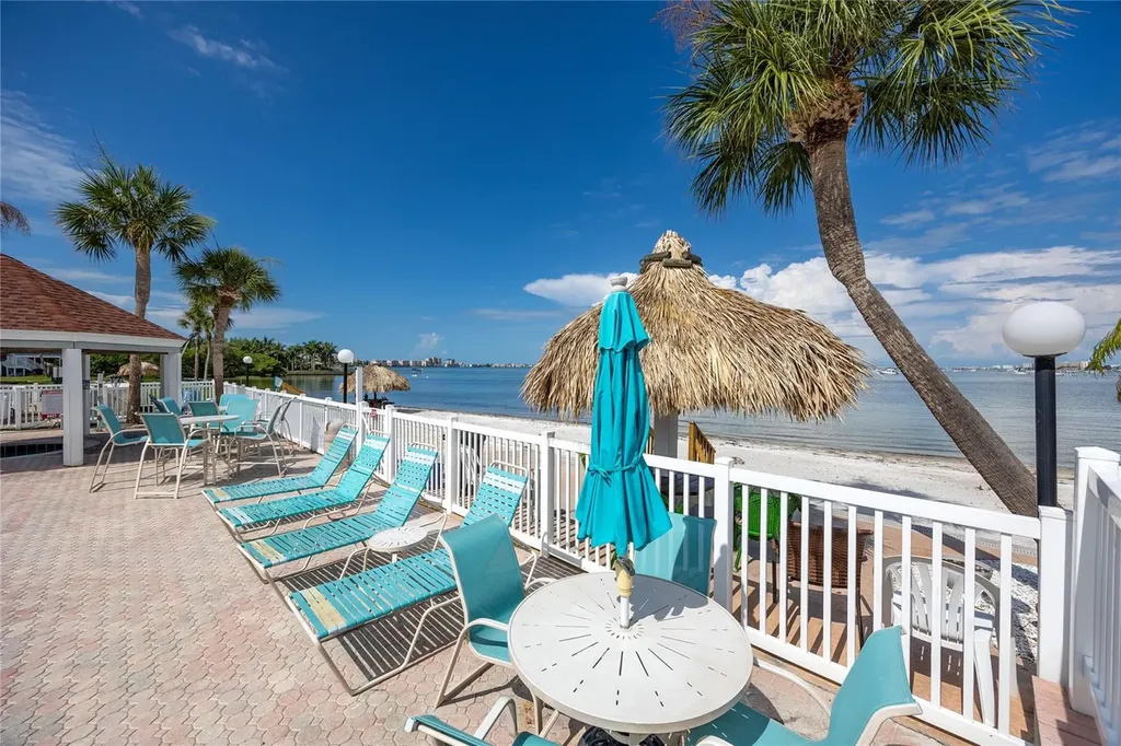 3715 42nd Way S St Petersburg FL 33711