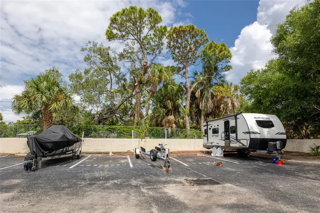 3715 42nd Way S St Petersburg FL 33711